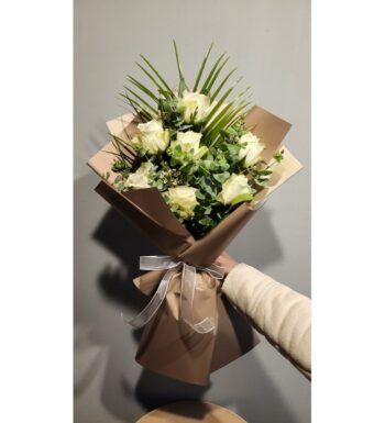 White Roses 7 Adet