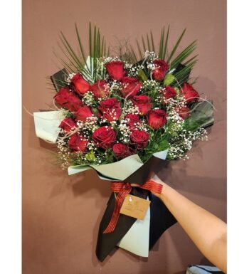 Tüy Detaylı 20 Kırmızı Gül