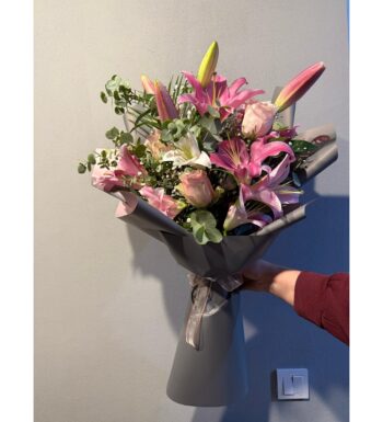 Pink Lilyum & pink Roses